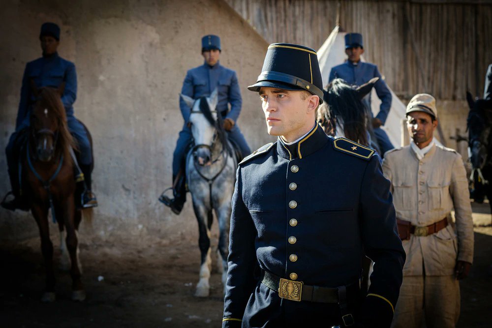ROBERT PATTINSON i JOHNNY DEPP w pierwszym zwiastunie WAITING FOR THE BARBARIANS