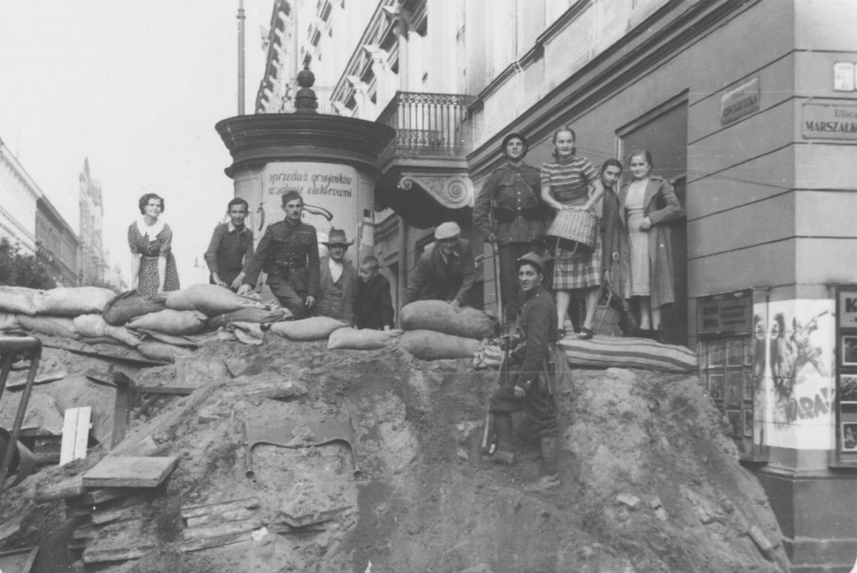 SIEGE. OBLĘŻENIE. Nominowany do Oscara dokument Juliena Bryana o Warszawie 1939 roku