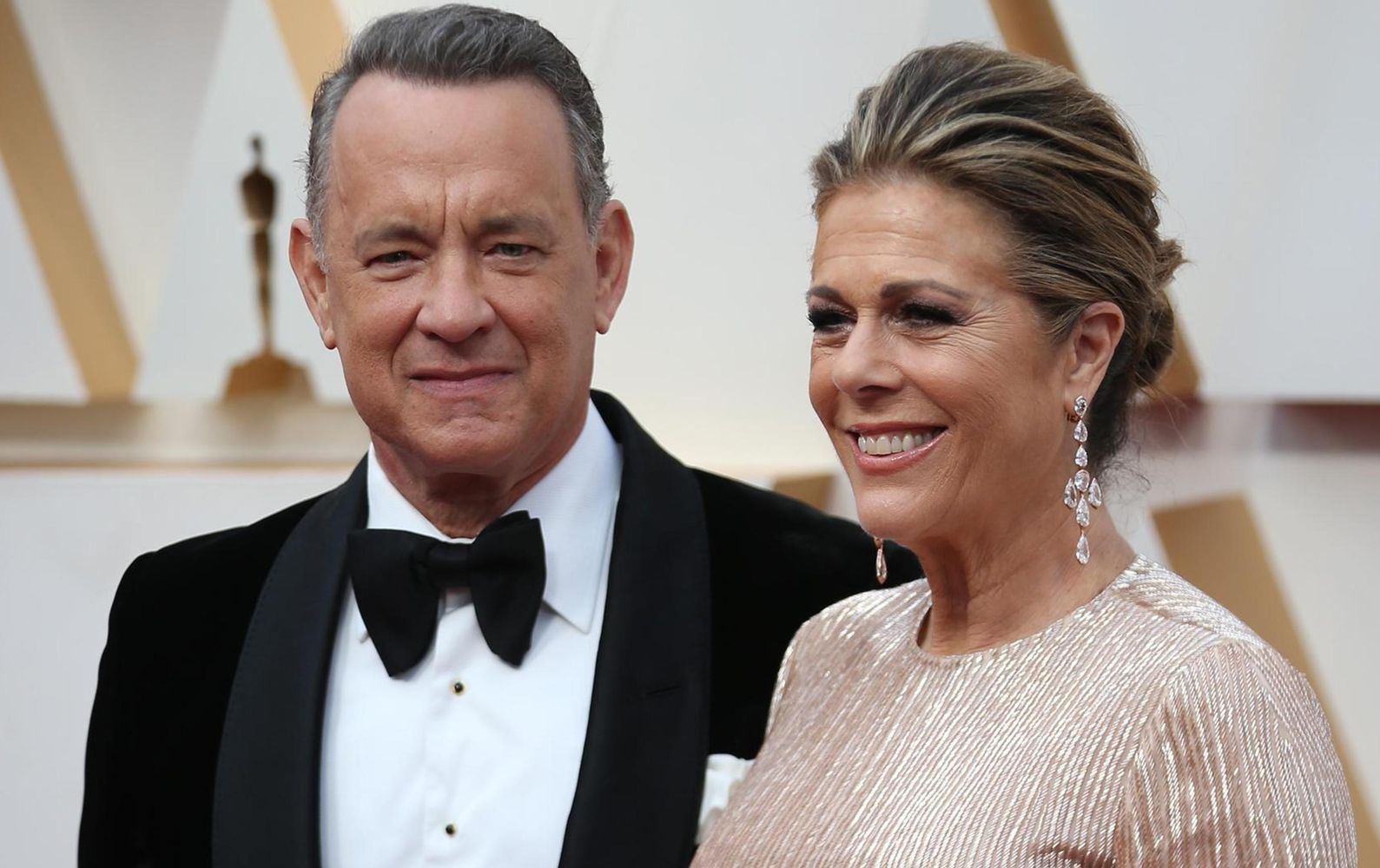 TOM HANKS opowiada o walce z koronawirusem i objawach choroby. "Byłem wykończony"