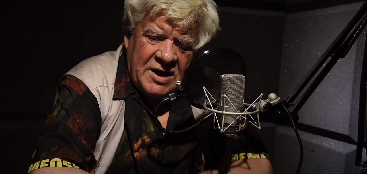 TOMASZ KNAPIK rapuje w ramach Hot16Challenge