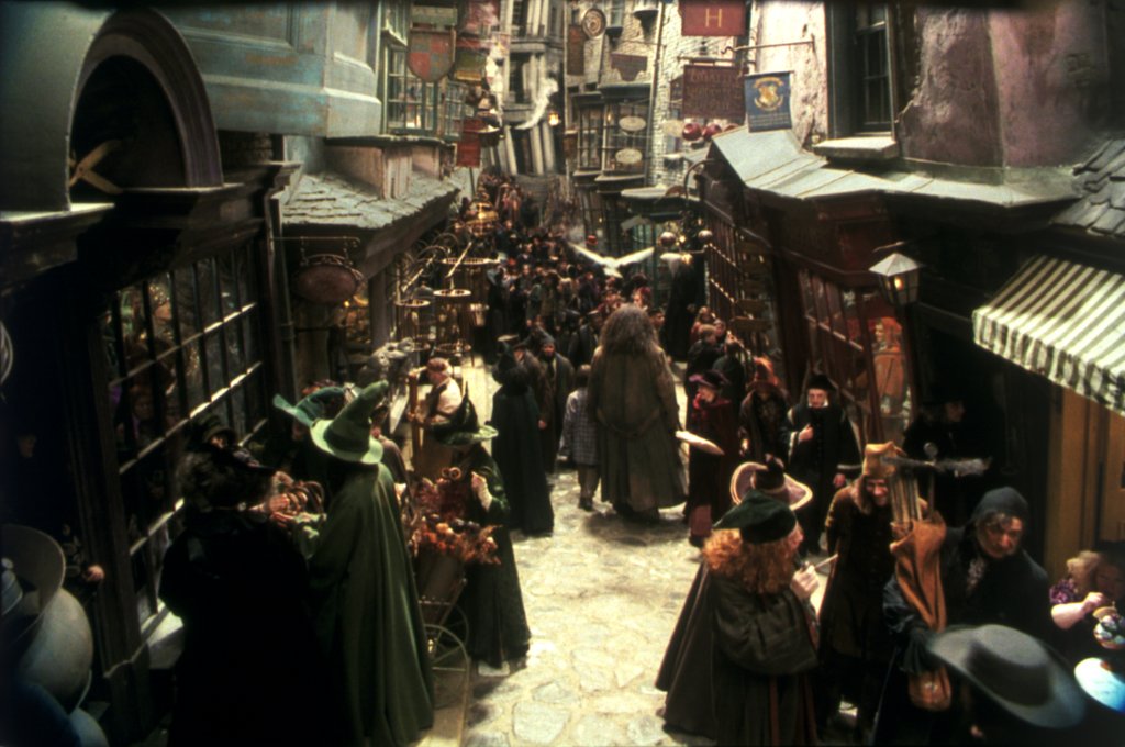 Tak będzie wyglądać Pokątna w "Harrym Potterze" od HBO. Nowe zdjęcia z planu