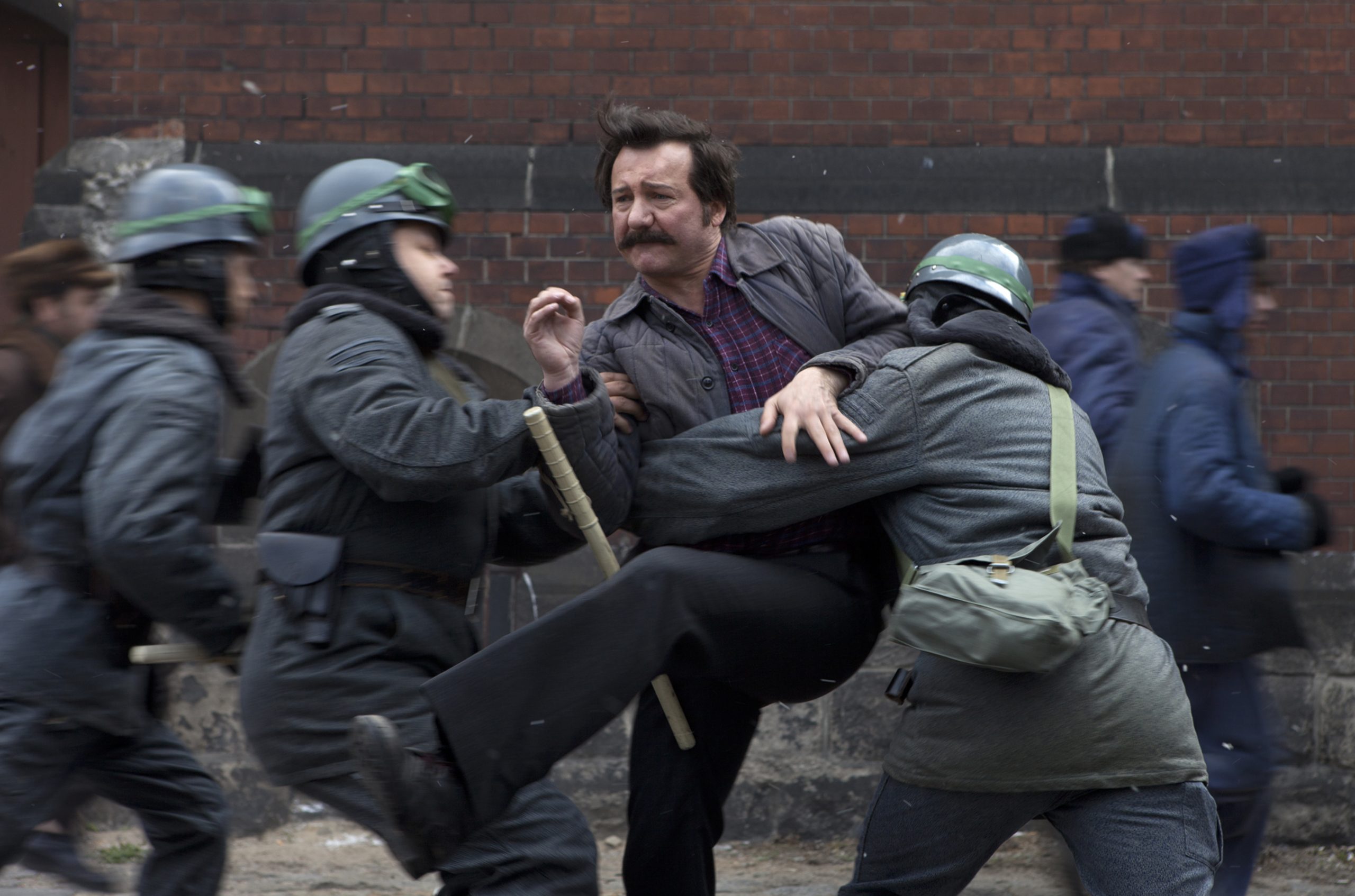 WAŁĘSA. CZŁOWIEK Z NADZIEI - Alfabet filmowy | film.org.pl WAŁĘSA. CZŁOWIEK Z NADZIEI - Alfabet filmowy