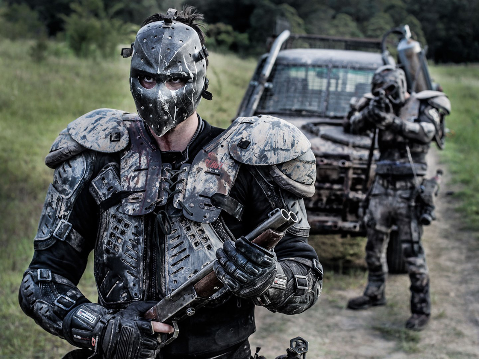 WYRMWOOD: DROGA DO ŻYWYCH TRUPÓW. Mad Max i zombie