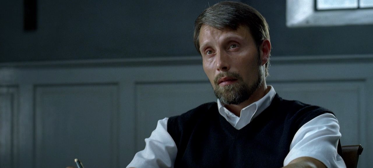 Mads Mikkelsen, kadr z filmu "Jabłka Adama"