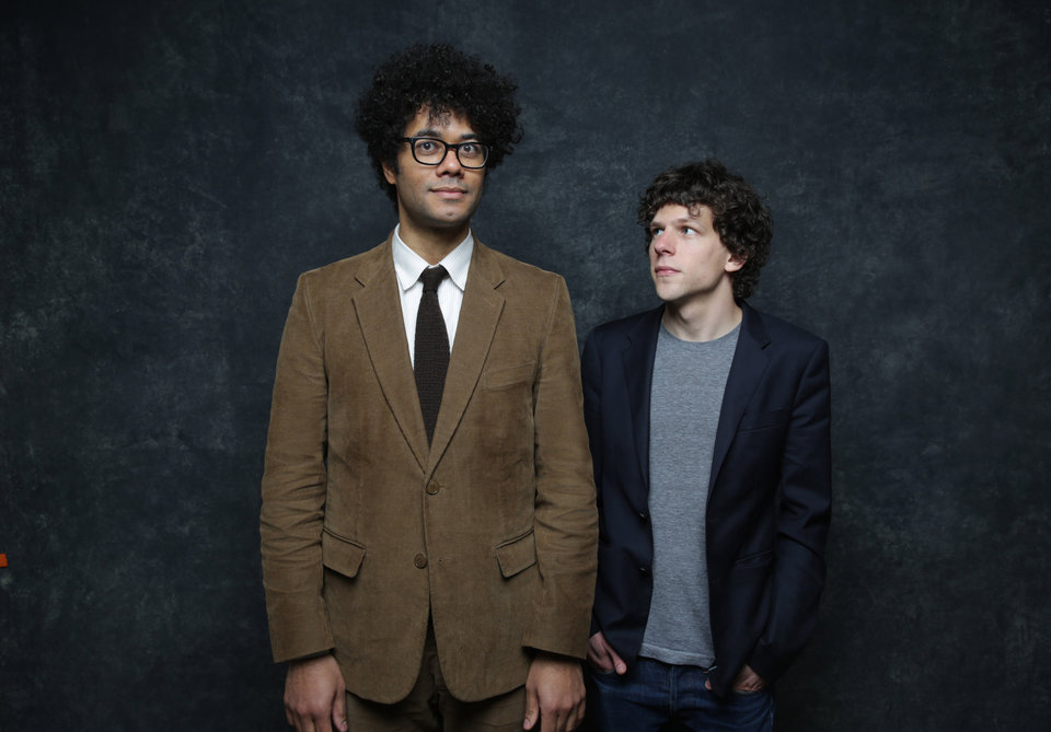 Reżyser, Richard Ayoade, oraz Jesse Eisenberg, aktor