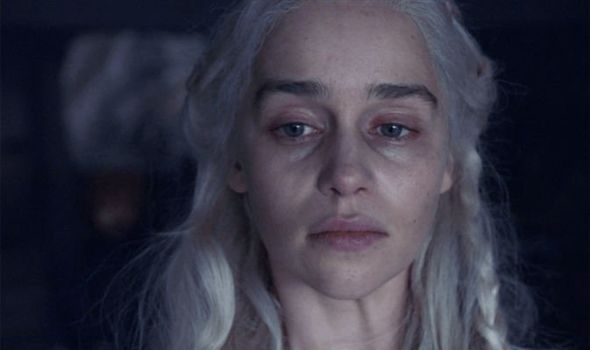 gra-o-tron-emilia-clarke