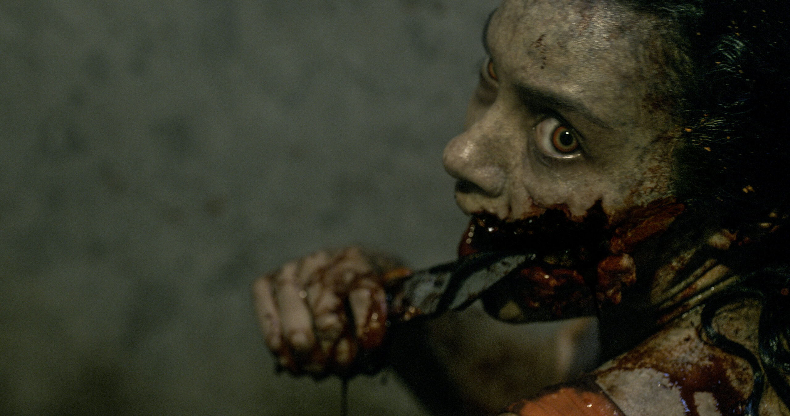 evil-dead-2013-Olivia-Jessica-Lucas