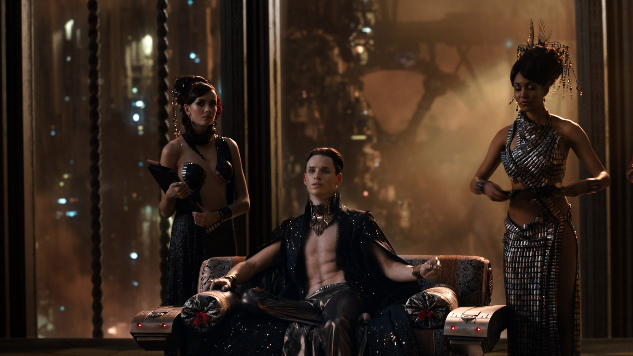 RIDLEY SCOTT kazał "spie*dalać" dziennikarzowi. Powodem uwaga o realizmie OSTATNIEGO POJEDYNKU | film.org.pl jupiter-ascending-image-eddie-redmayne