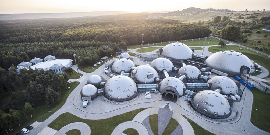 W IMIĘ DIABŁA. Dla zatroskanych o los planety | film.org.pl Podkrakowskie Alvernia Studios - niestety zamknięte w 2015 roku...