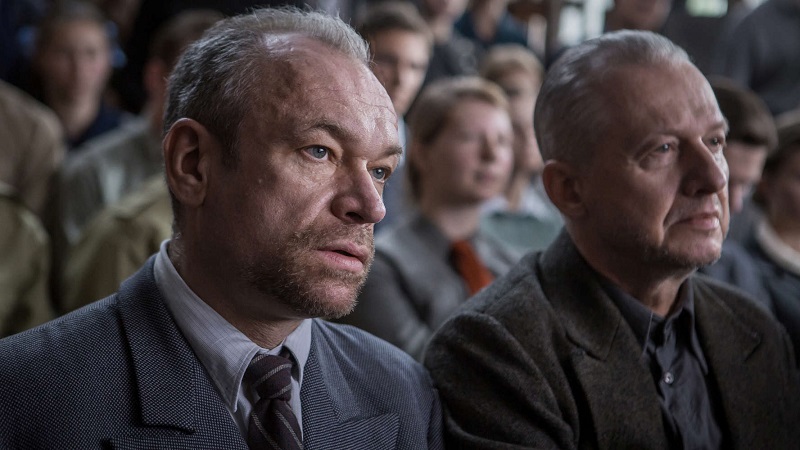 Sztuczne światy – DYSKRETNE UROKI STAROŚCI