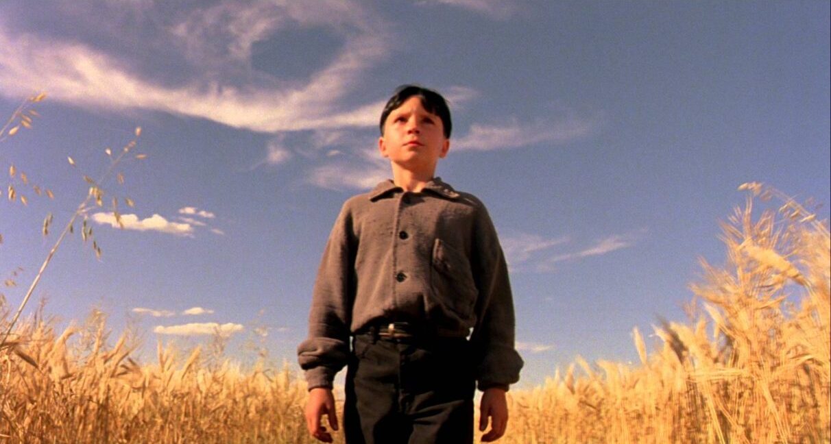 Amazon wycofał kontrowersyjne grafiki z Bondem. Agentowi 007 usunięto na nich broń