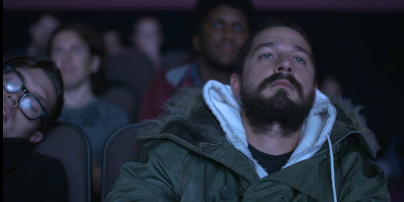 Shia LaBeouf śpiący