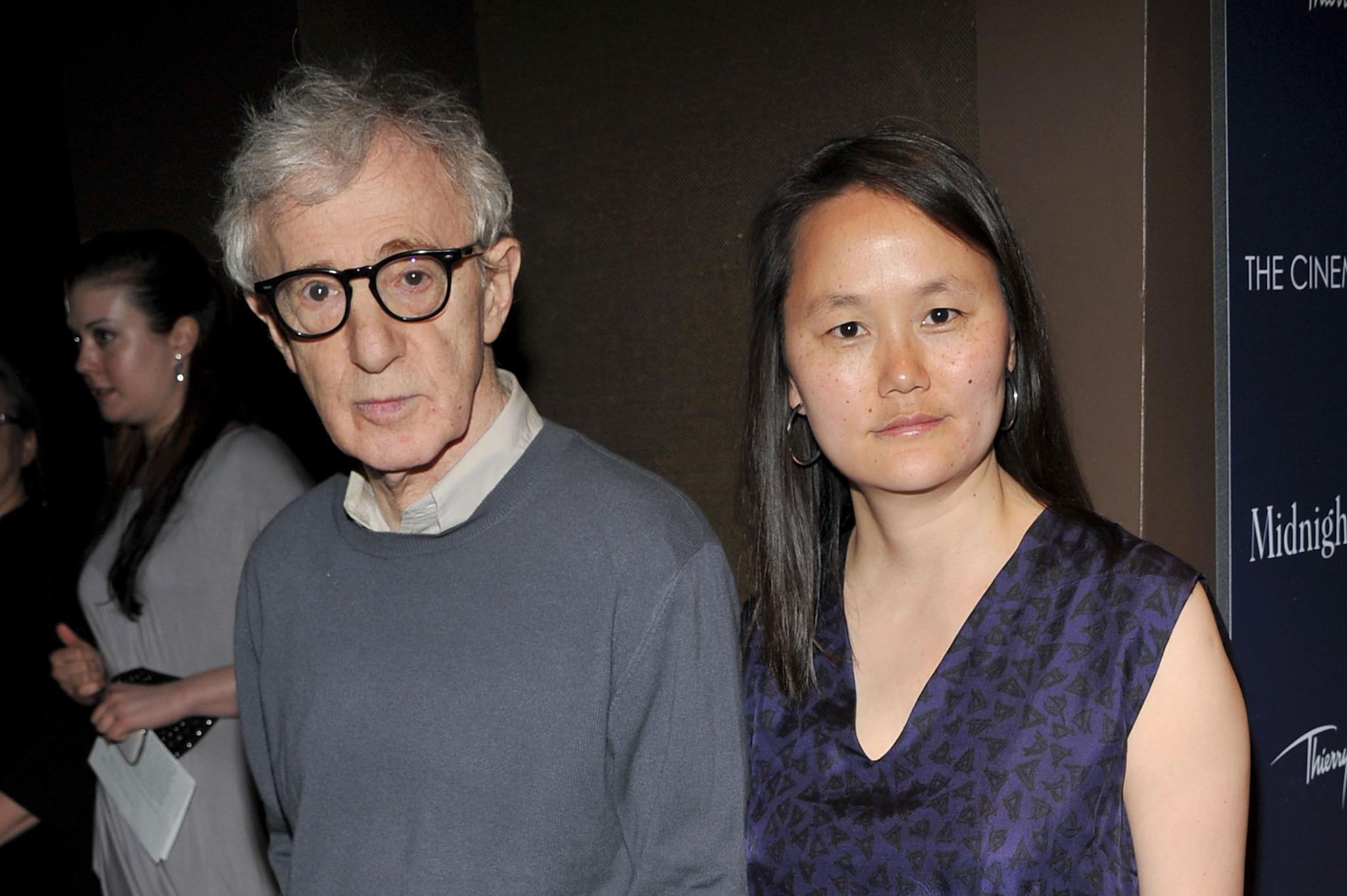 woody-allen-and-soon-yi-previn-at-midnatt-i-paris-2011